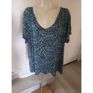 Beverly Drive Plus Size 24 Geometric Short Sleeve Lightweight Blouse‎ Comfort